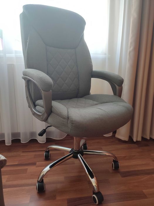 Scaun directorial tapitat stofă Helder