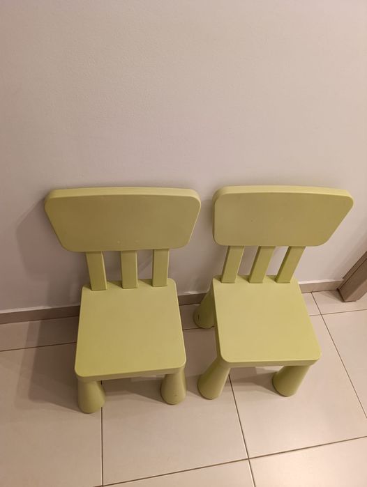 Vând 2 scaune MAMMUT copii Ikea