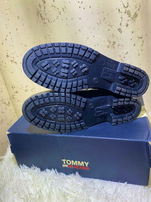 Tommy Hilfiger marime 38