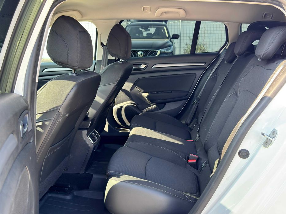 INCHIRIERI AUTO. BUCURESTI Renault Megane 2024 manual