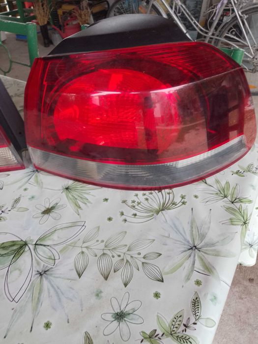 Stopuri spate vw golf 6.toate 4 bucăți în stare perfecta
