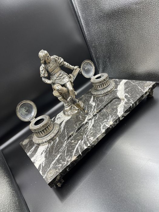 Suport deosebit pentru calimara bronz cu soclu de marmura