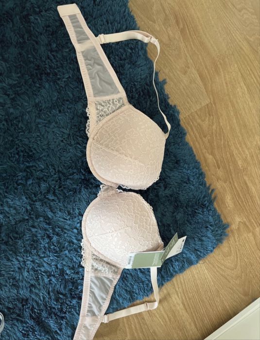 Sutien roz, push up 85C, H&M