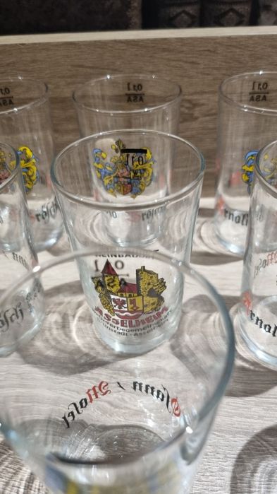 12 броя малки чашкк