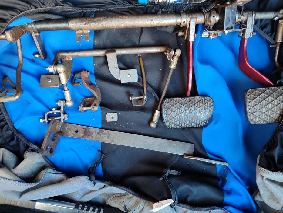 Педали за учебен автомобил