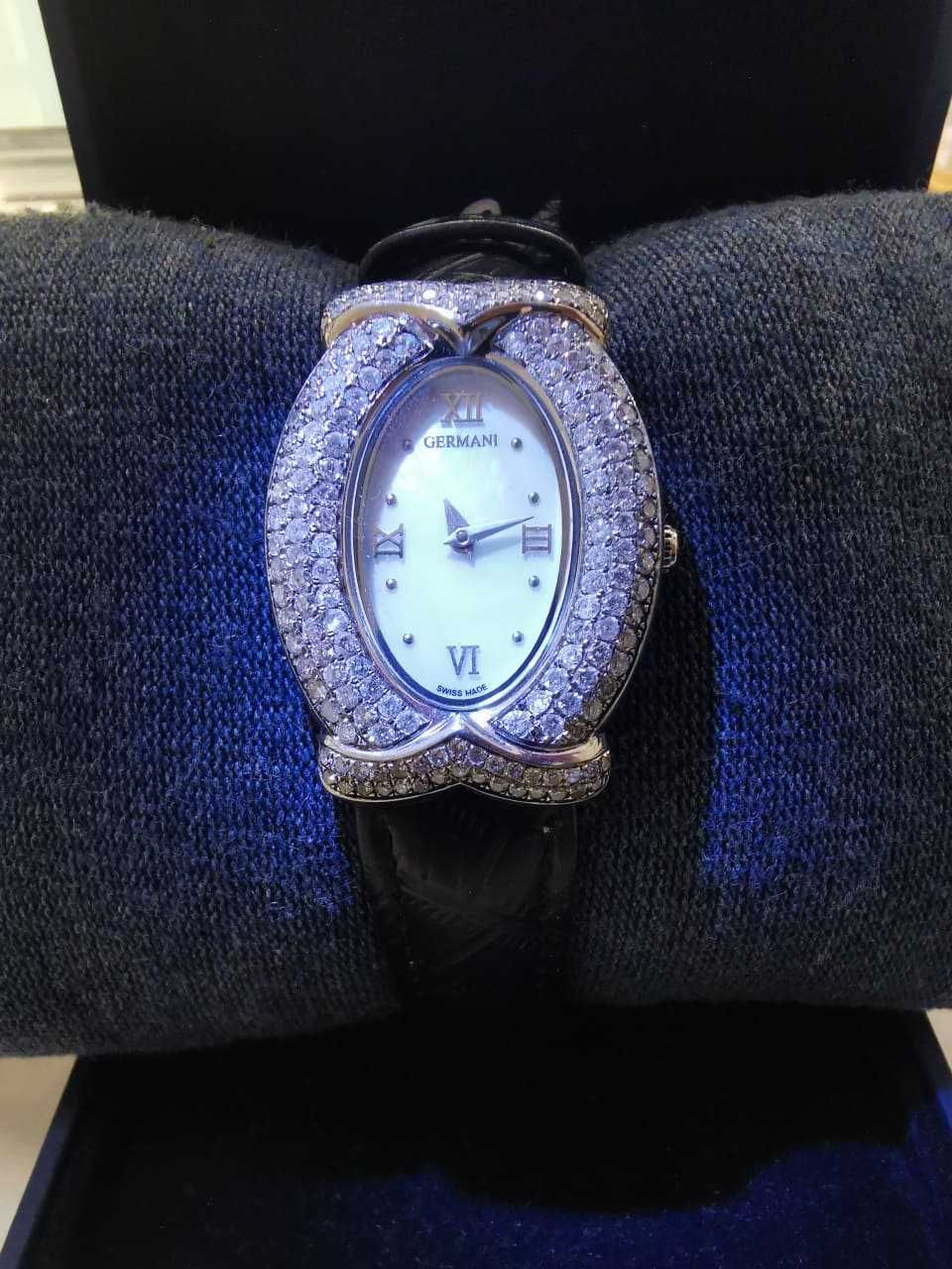 Продавам дамски бутиков часовник Germani Fiore