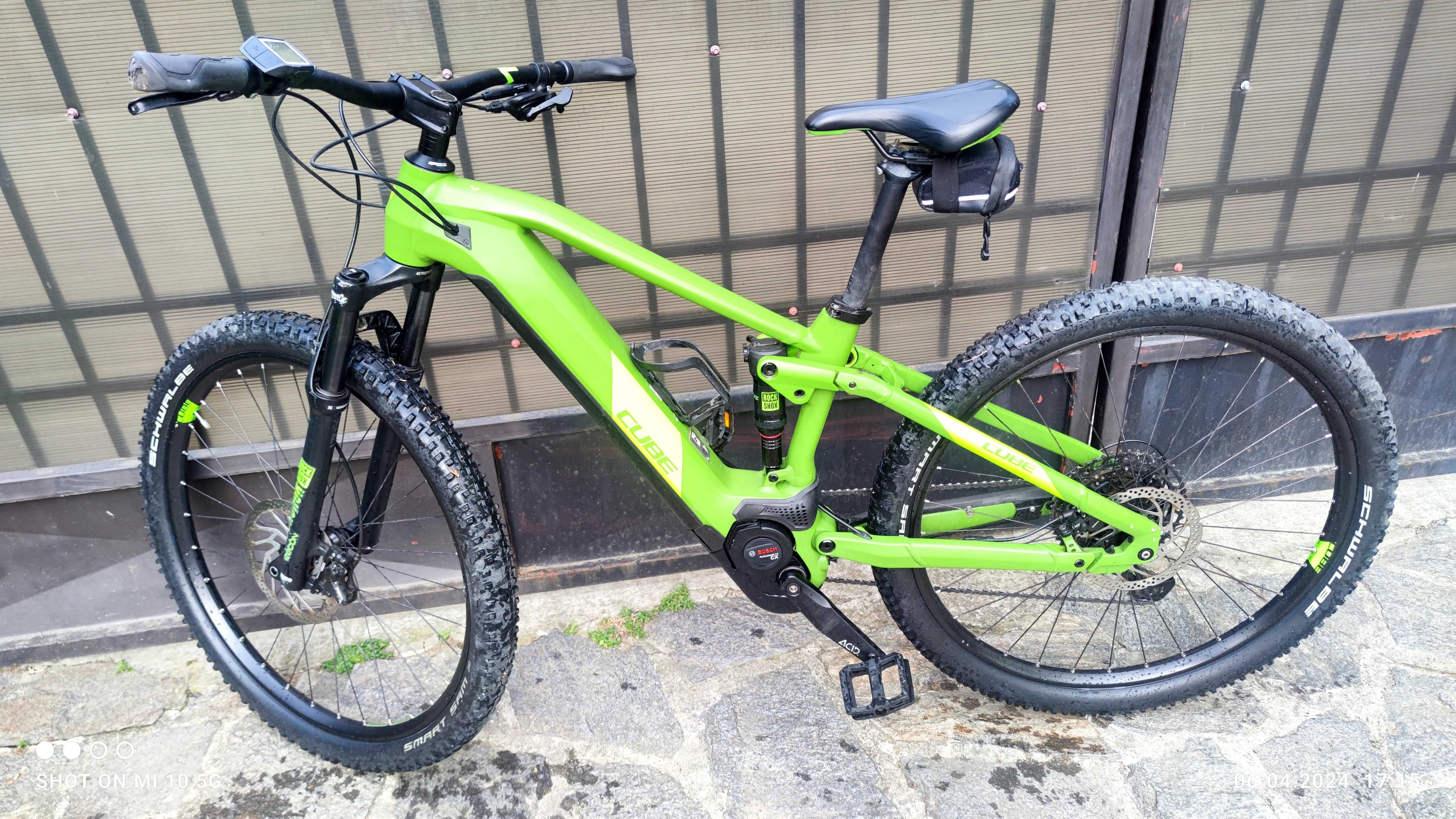 Bicicleta electrica CUBE full-suspension