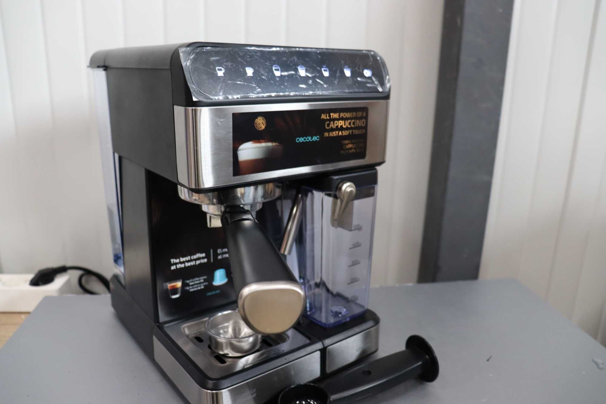 Полуавтоматична кафемашина Cecotec Power Instant-ccino 1350W, 1.4л