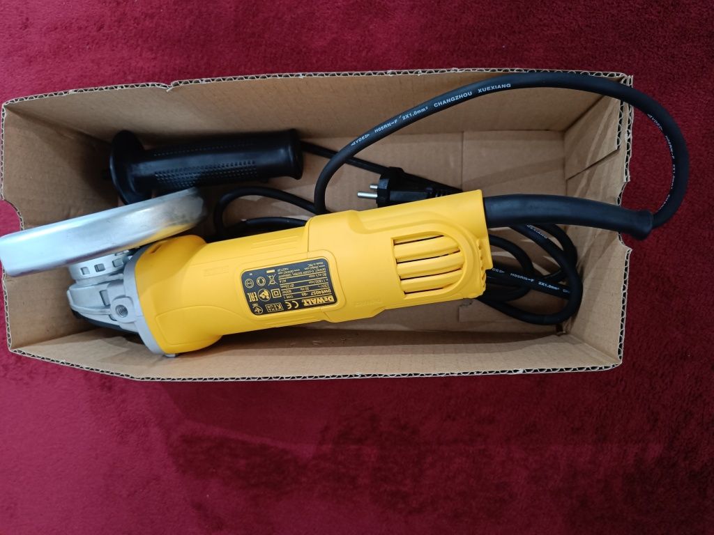 Polizor DeWalt DWE4057