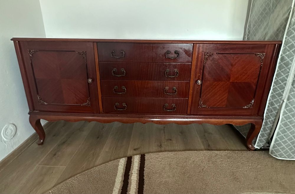 Servanta/comoda din lemn masiv