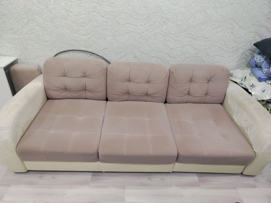 Отдам даром диван