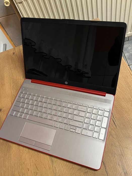 Laptop HP 15,6 inch  Red Slim Aspect impecabil