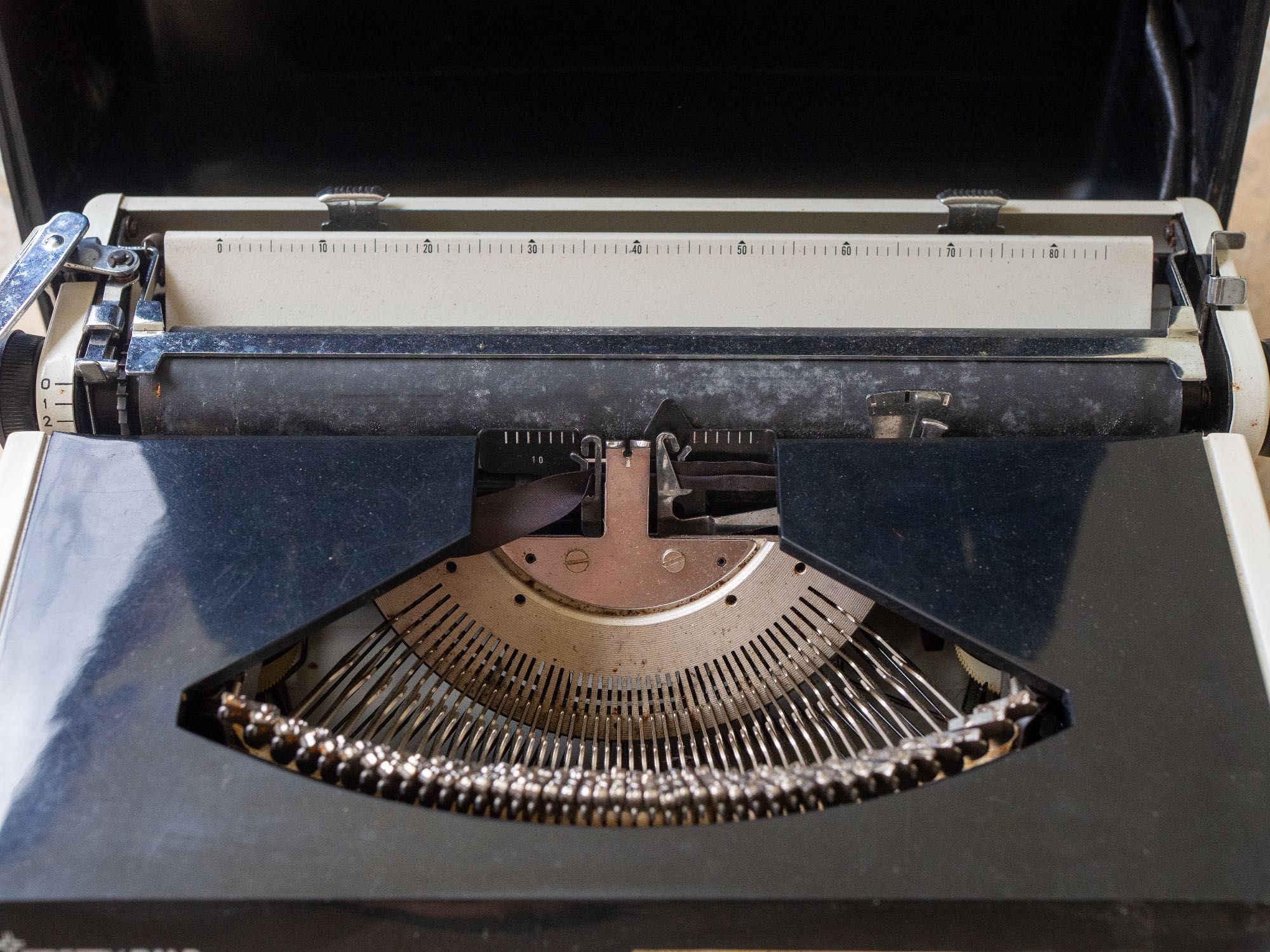 Mașină de scris Remington Monarch II, AZERTY