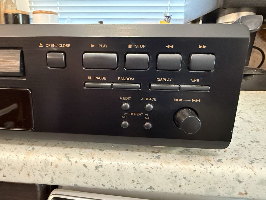 Denon DCD-485 CD player