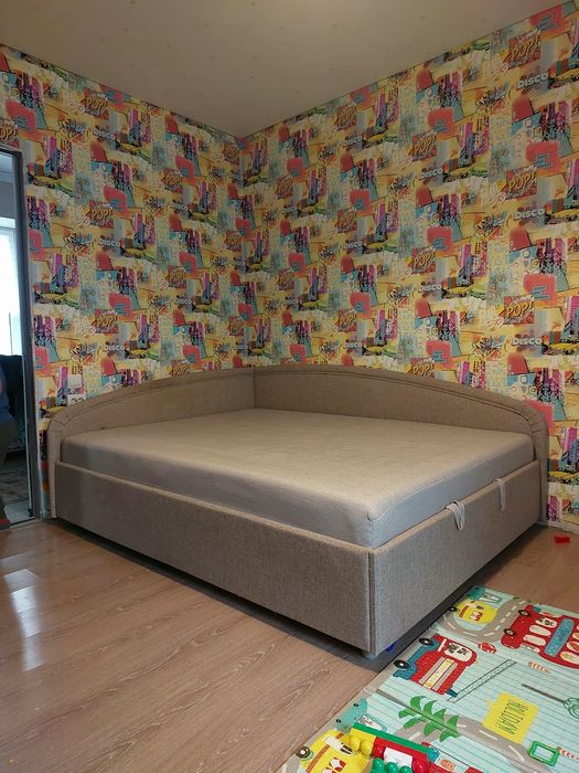 Продам кровать с подъемным механизмом