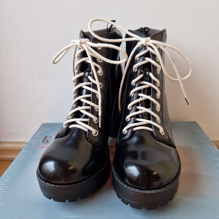 Botine dama H&M negre cu siret, masura 39