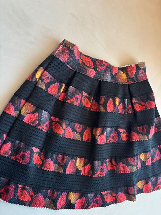 Дамска пола Guess, размер S