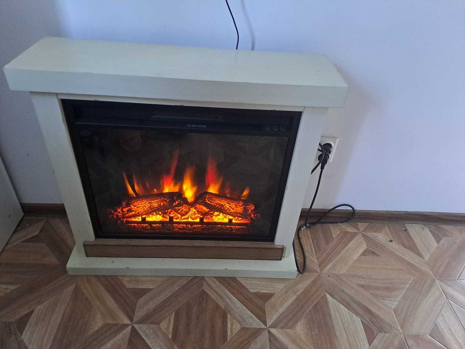 Semineu electric TAGU, Putere 1500W,Aproape Nou, Acoperire aprx 25m2