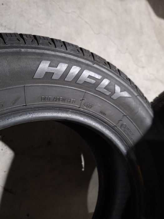 2 Anvelopele de iarnă 215 65 r16C Hifly