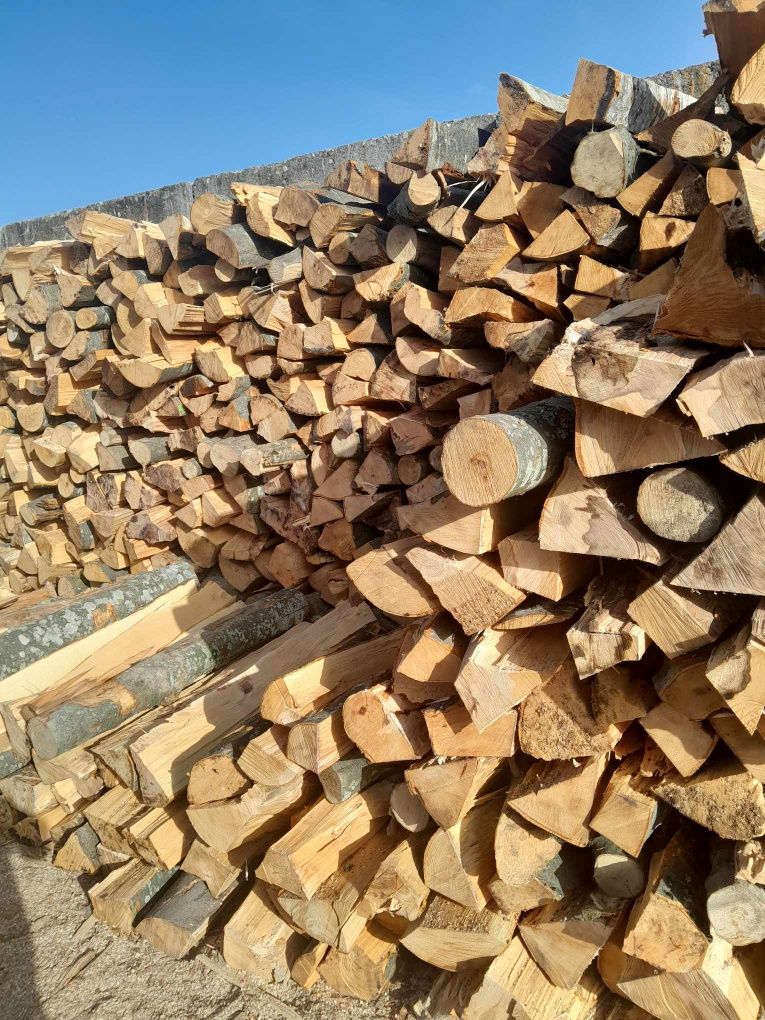 Avem lemn de vânzare