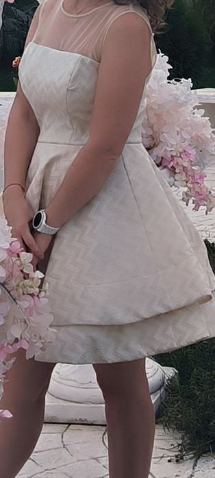 Прекрасна рокля М размер