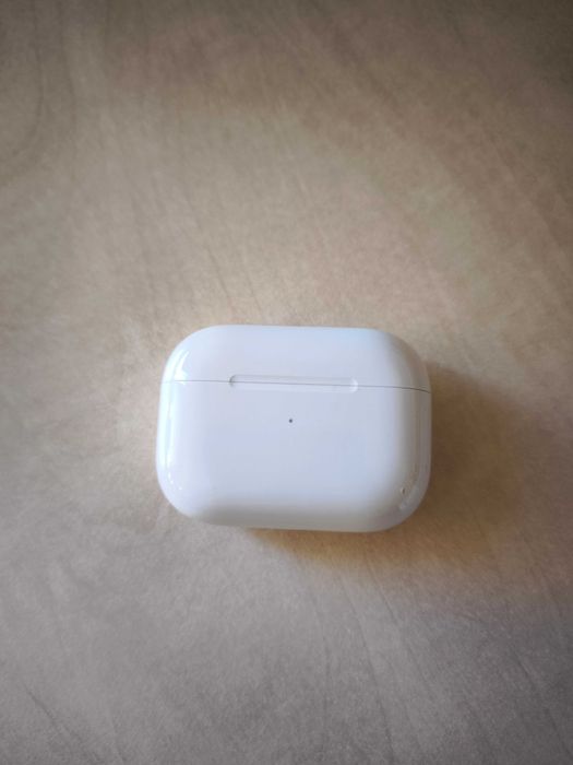 Apple AirPods Pro MWP22ZM/A с кейс за безжично зареждане - оригинални