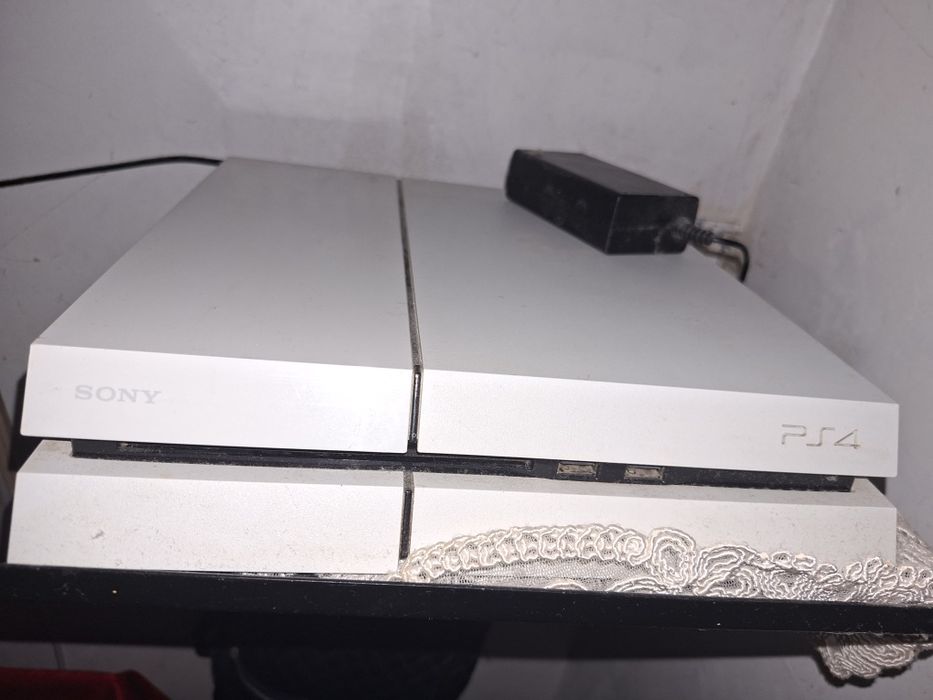 Ps 4 folosit de cateva ori