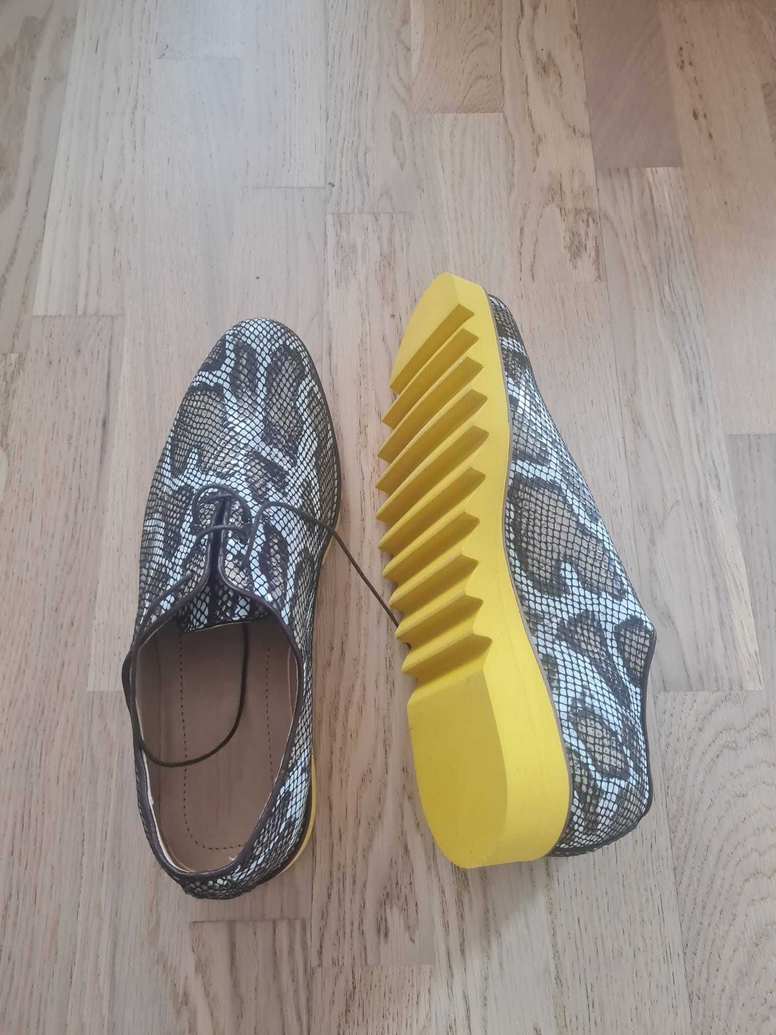 Vand pantofi moderni