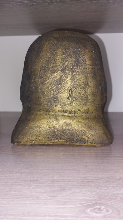 Бюст на египетски фараон. Неизвестен материал. Отлично състояние.