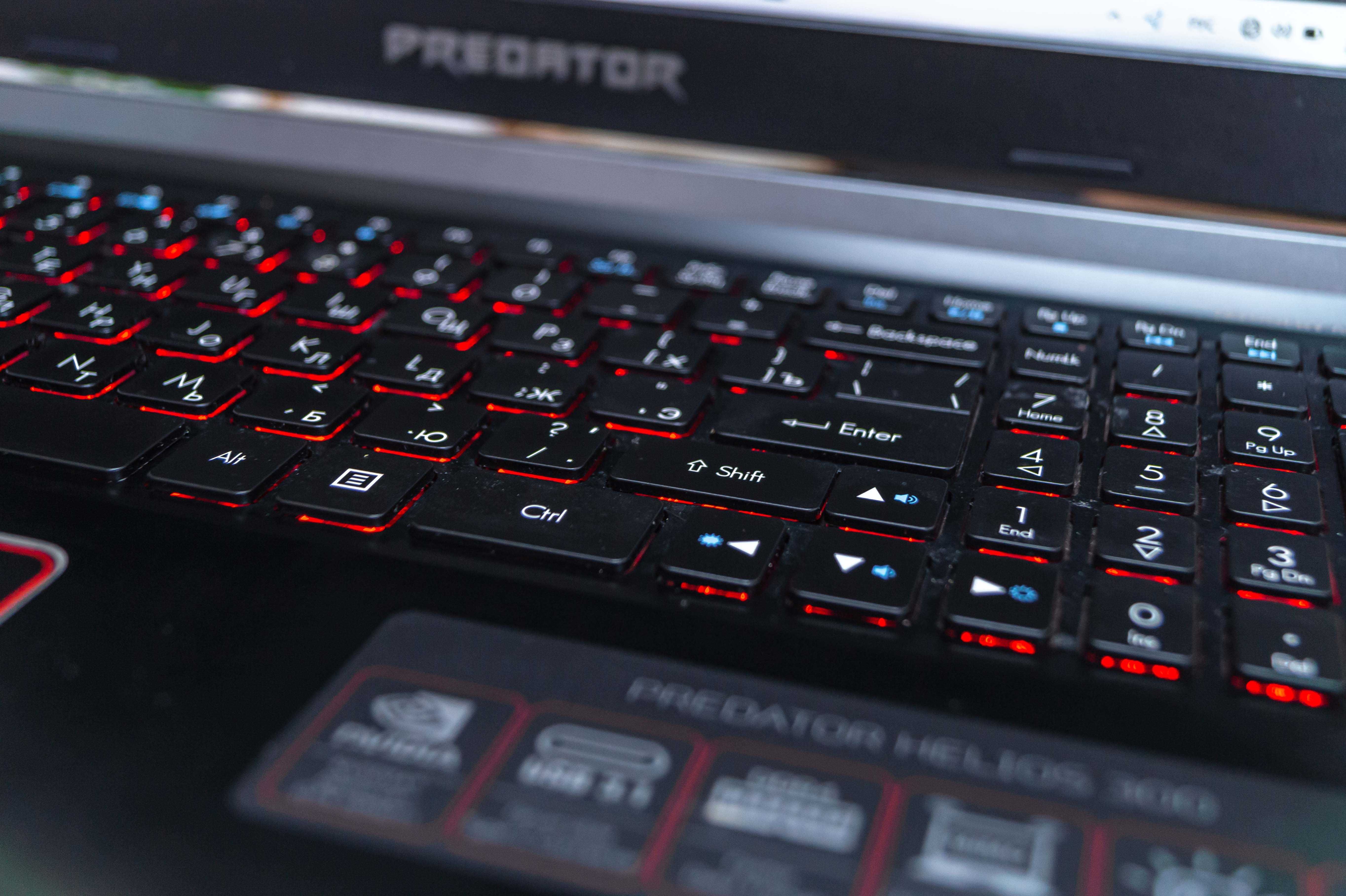 Acer Predator Helios 300 Core i5-8300H GTX 1050Ti HDD 1TB Red Geek