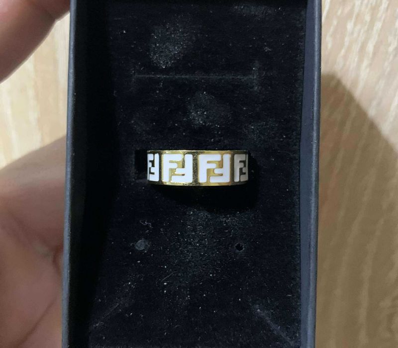 Fendi оригинален пръстен