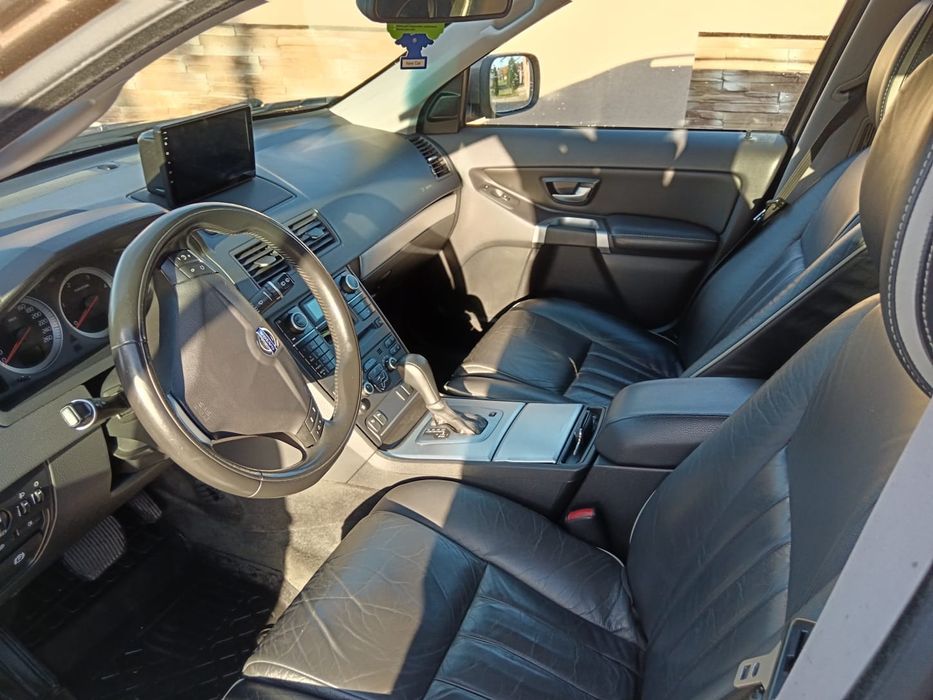 Vând Volvo XC90 4/4 D5AWD