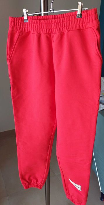 THE GIVING MOVEMENT joggers pantaloni trening NOI