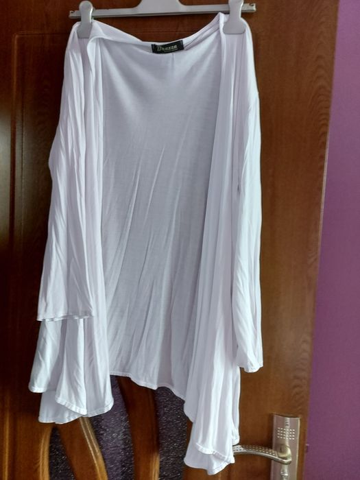 Vând Cardigan Damă Lung  în Colț Mărimea- XL Nou