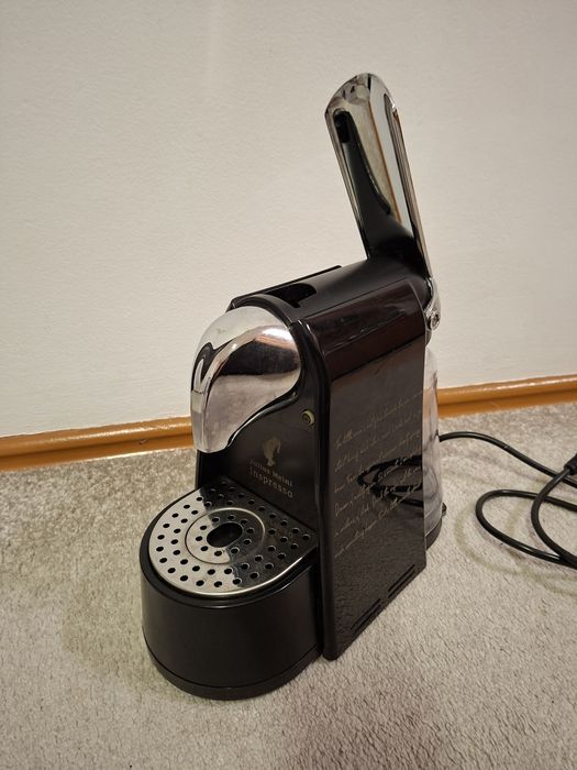 Espressor cu capsule Julius Meinl Inspresso 15 Bari