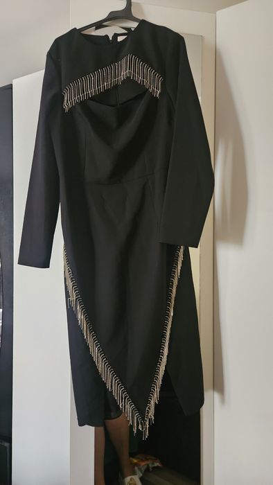 Vand rochii si pantofi