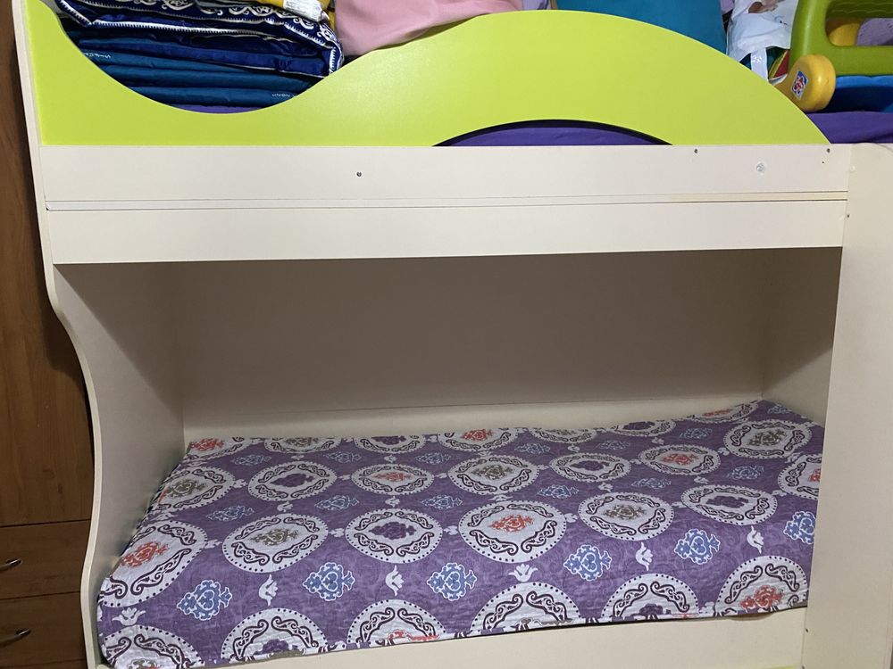 Двухярусная кровать для детей и подростков