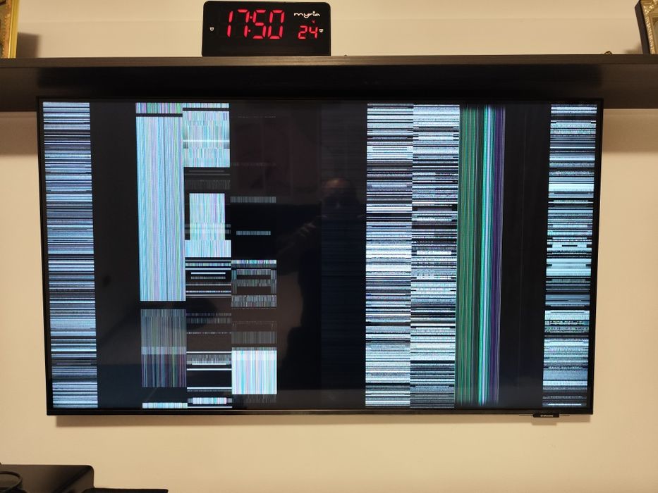 Televizor 4k smart defect Samsung 2023 43bu8072 108 cm