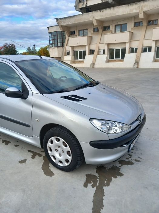 Vând Peugeot 206
