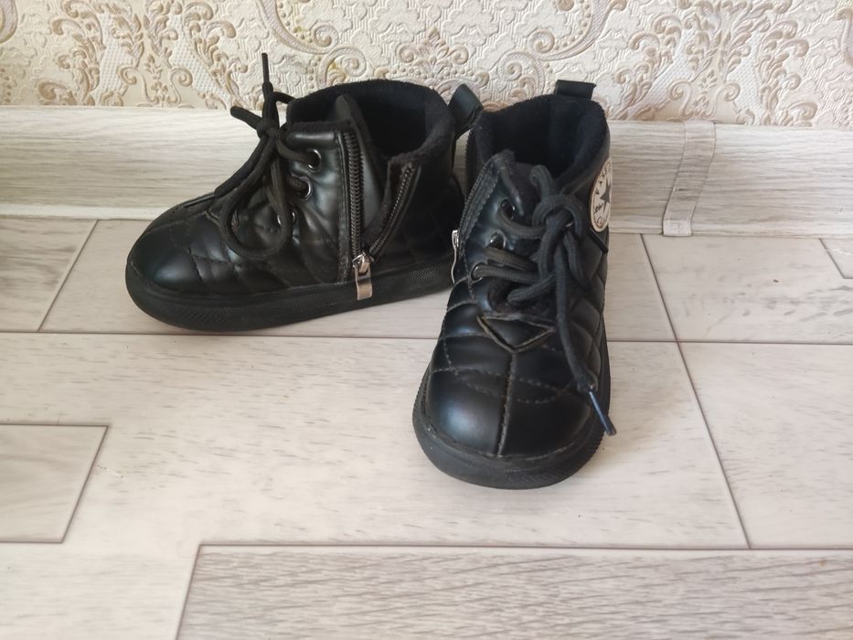 Продам сапожки детские