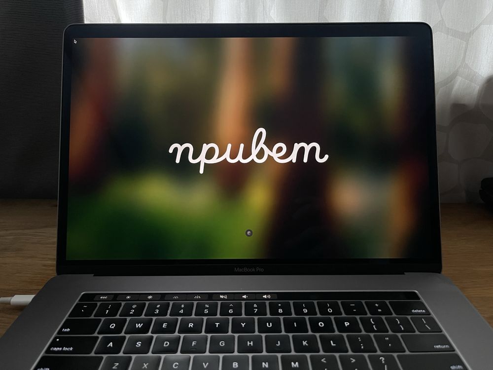 Macbook Pro (2019) 15" i7 256 ssd