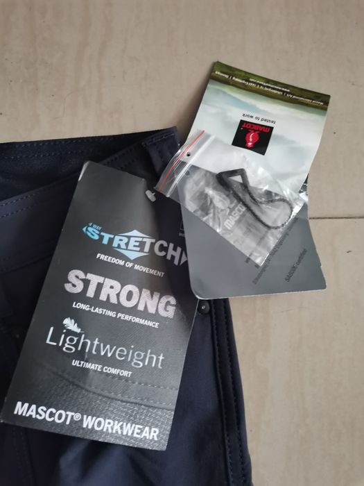 Vand pantaloni munca MASCOT marimea 48 NOI cu eticheta