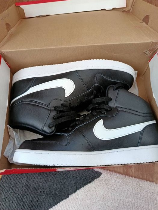 Маратонки Найк нови