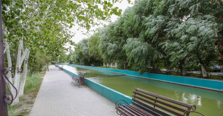 Комната площадьта кыз алады тек