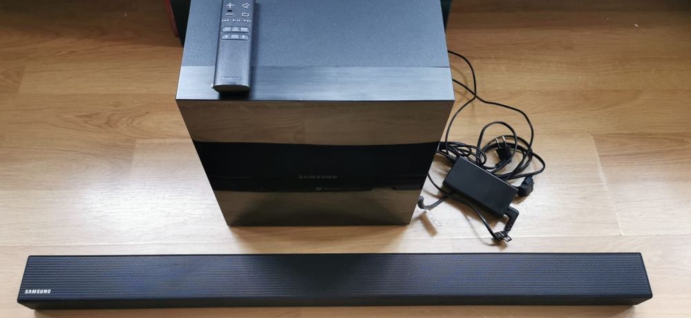 Vând Soundbar Samsung HW-K450 + Subwoofer