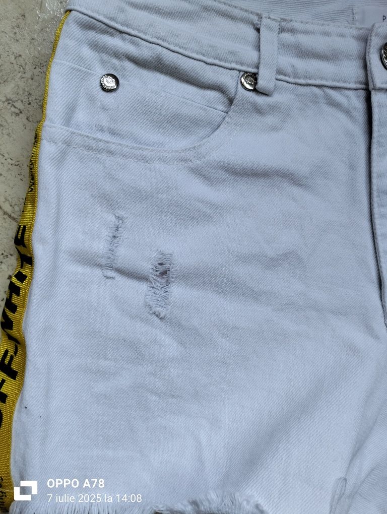 Blugi scurți Pologarage.