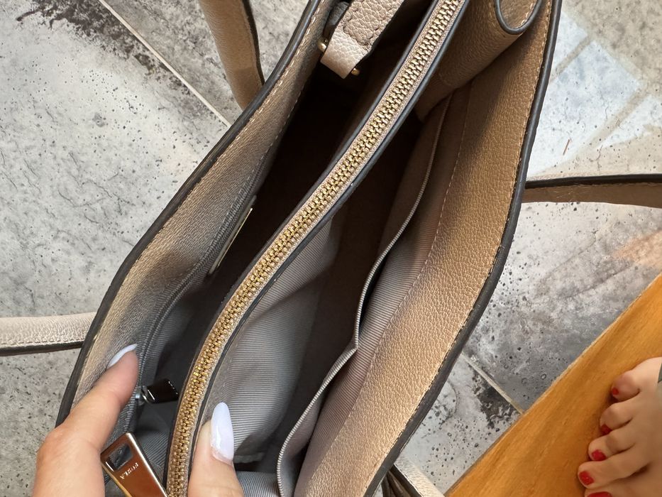 Furla чанта бежова