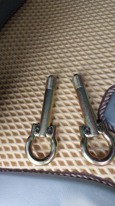 Крюк буксировочный toyota