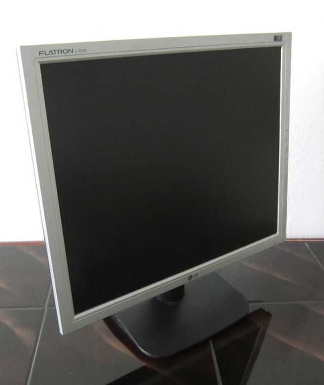 Монитор  LG Flatron L1918S 19 "