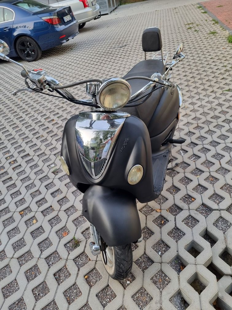 Scuter retro 50 cm
